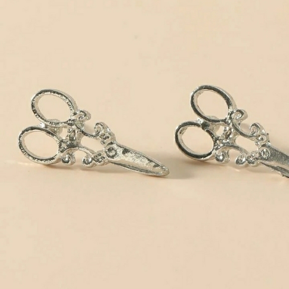 Jewelry - 💎3/$20 Vintage Styled scissor Earrings